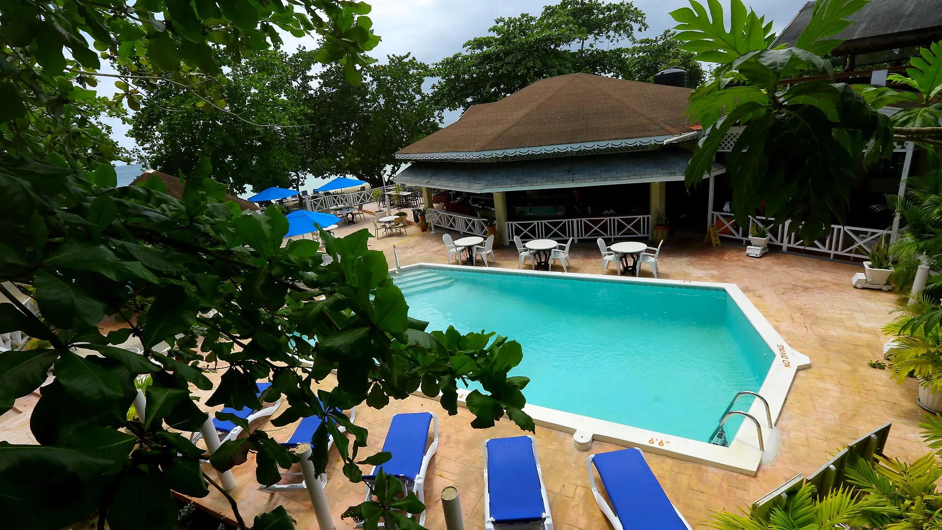 Merrils Beach Resort II Negril Hotel