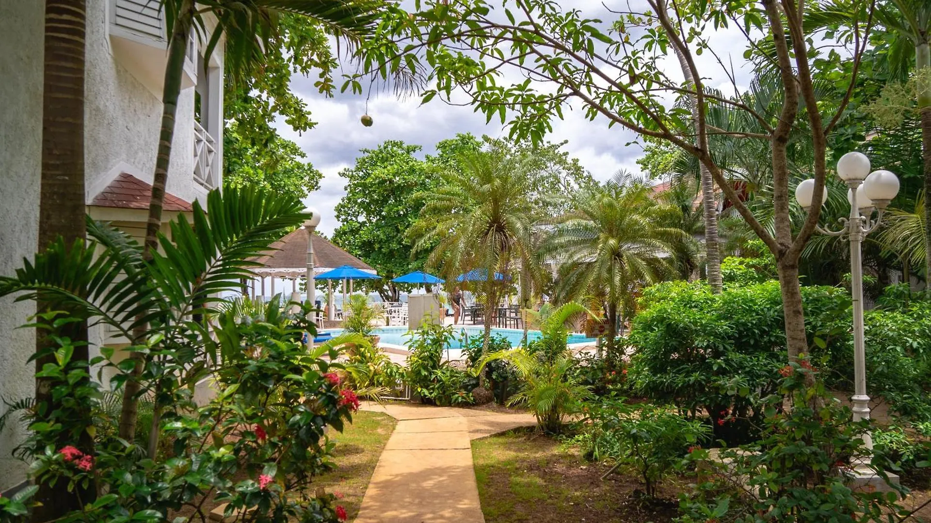 Merrils Beach Resort II Negril Hotel